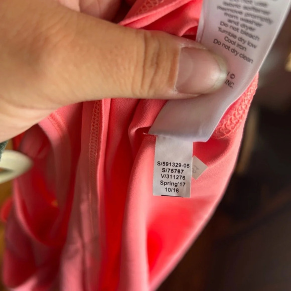 ATHLETA INVERSION RACERBACK TANK - Picture 5 of 5